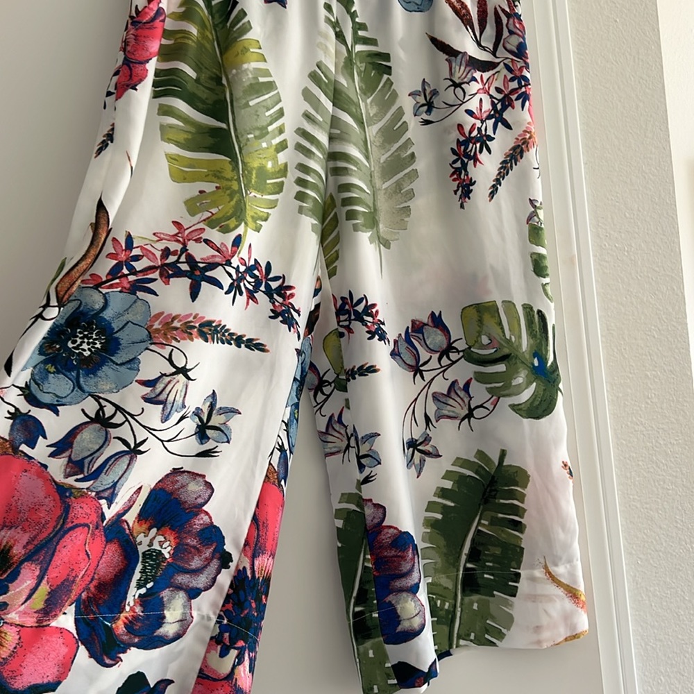 Rachel Roy Tropical Lightweight Floral Printed Flowy White Wide Leg Capri Pants - Picture 3 of 7